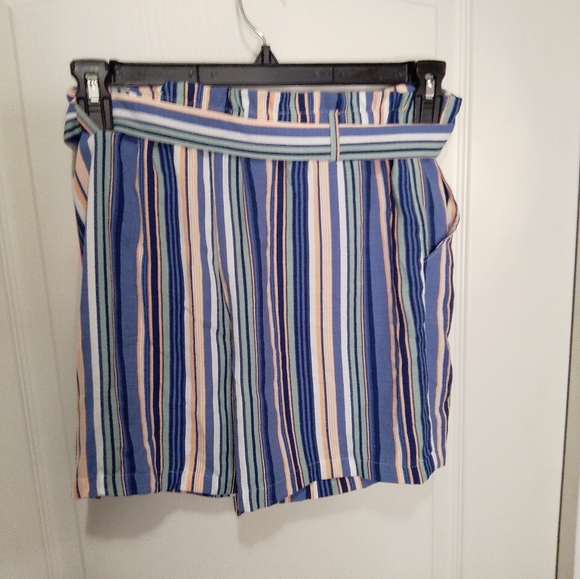 NWT/Amy Byer/ kids / multicolor XL striped shorts with button designs - Picture 5 of 9